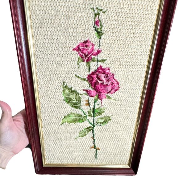 Red Pink Roses Bud Framed Cross Stitch Wall Decor Shabby Chic Floral Cot… - Picture 13 of 16